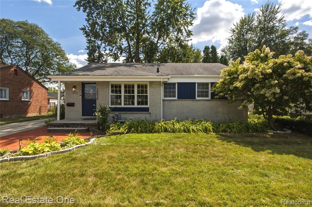29929 Orangelawn Street — photo