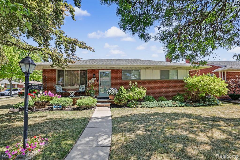 7292 Fairwood Drive — photo