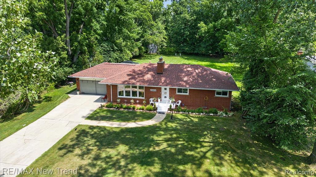 24414 Lois Lane — photo