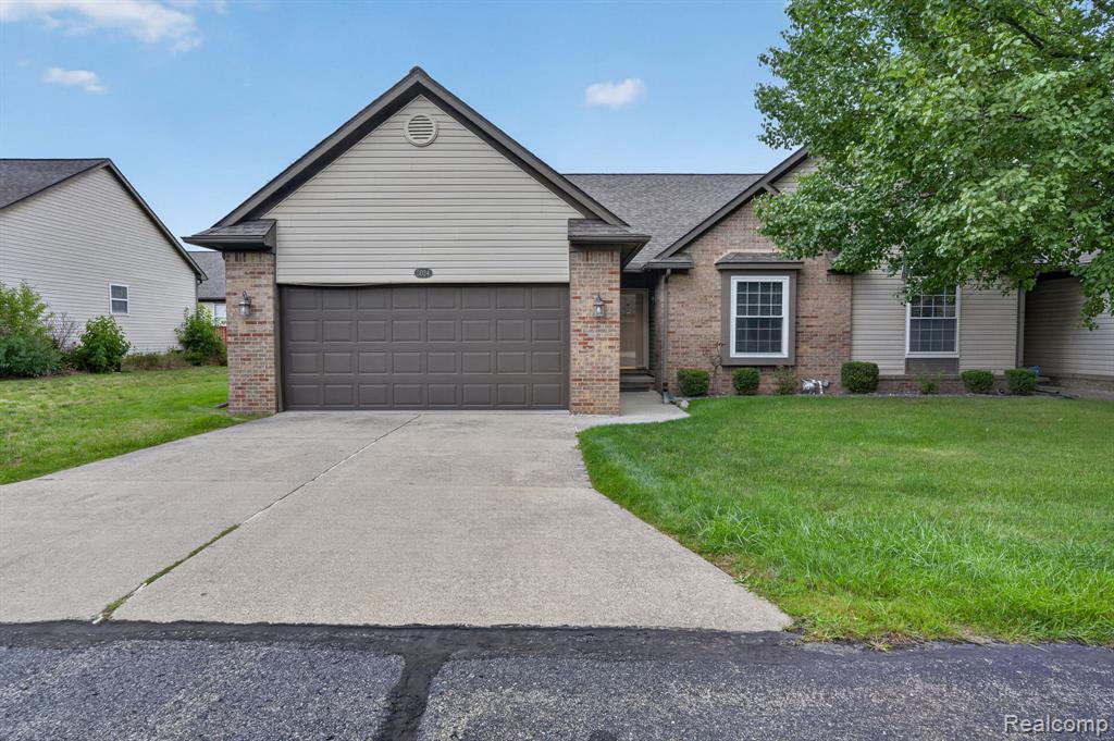 5034 Sandalwood Drive — photo