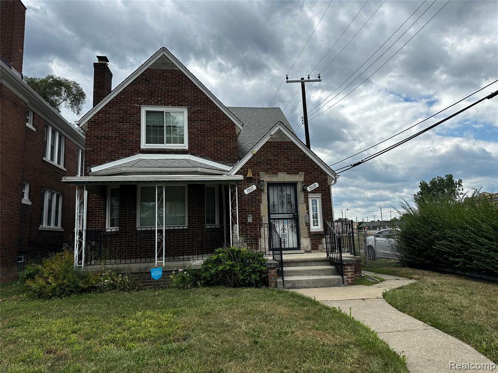 15117 Holmur Street — photo