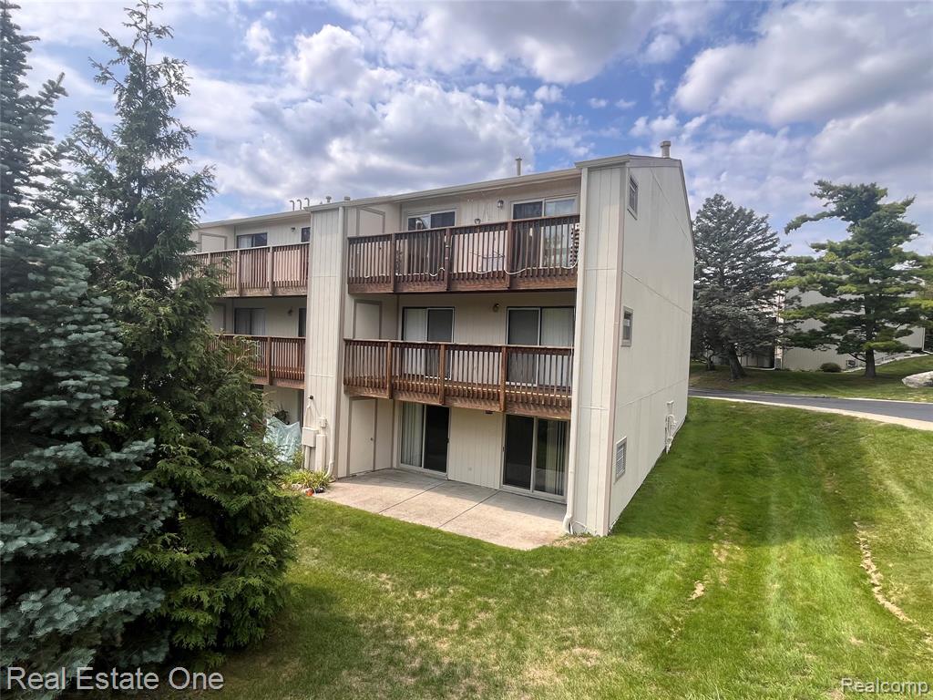 1653 Riverside Drive, Rochester Hills, MI 48309 — photo 2