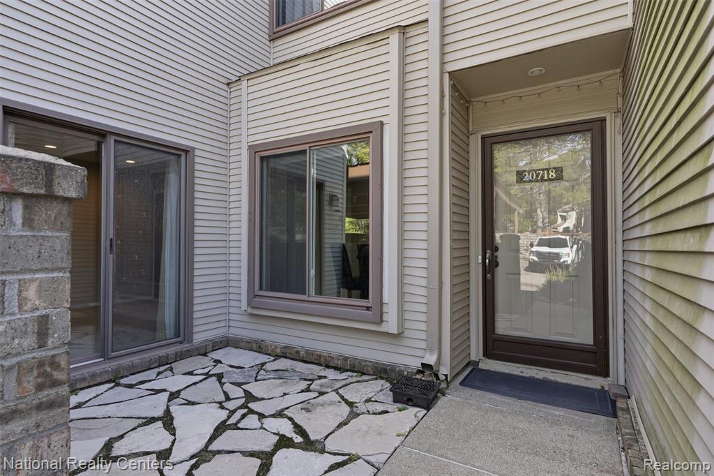 20718 Taft Road — photo
