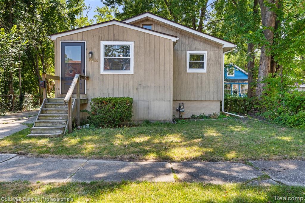 5251 Gateshead Street — photo