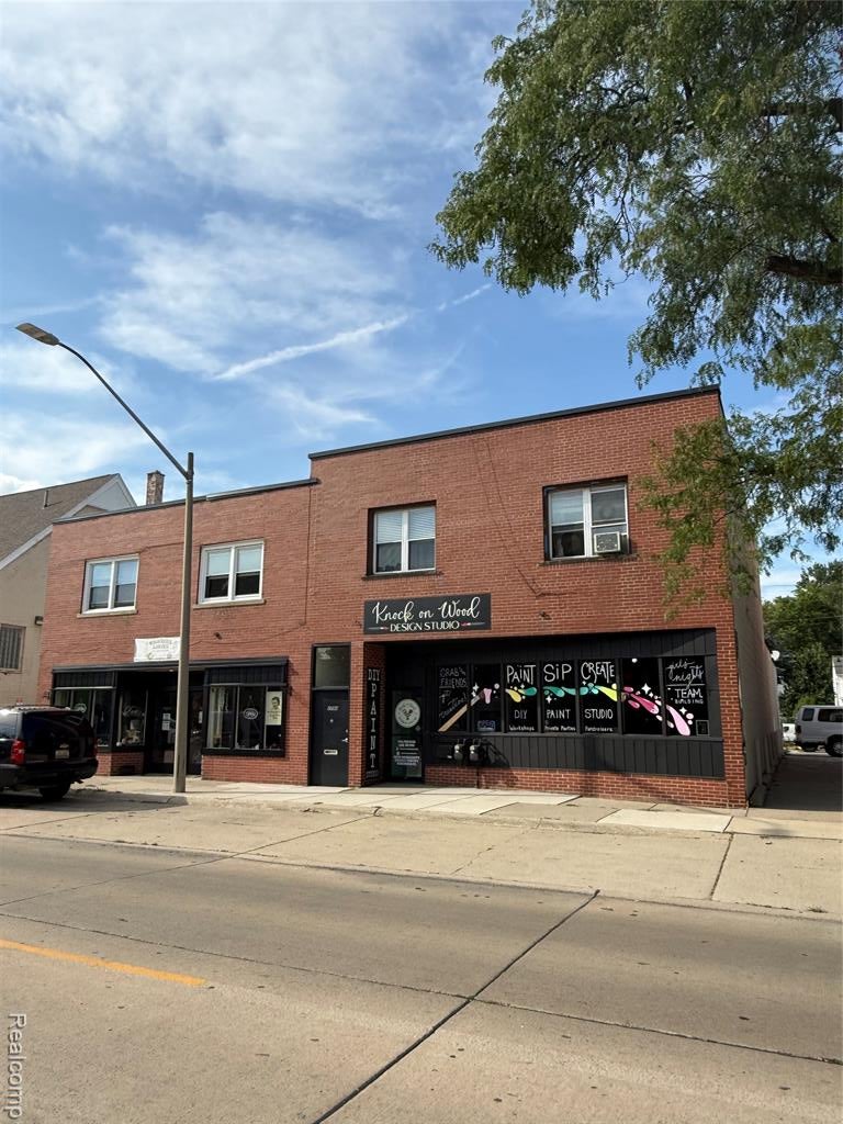 1790 Oak Street — photo