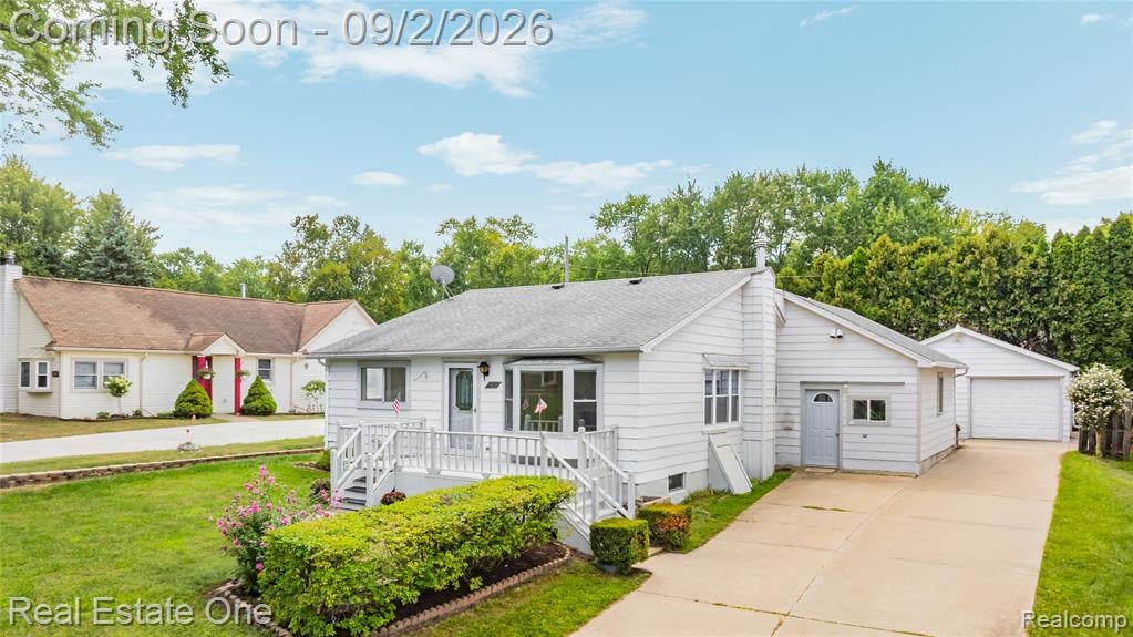 4470 Bethune Court — photo