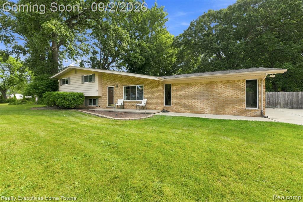 46500 Cypress Street — photo