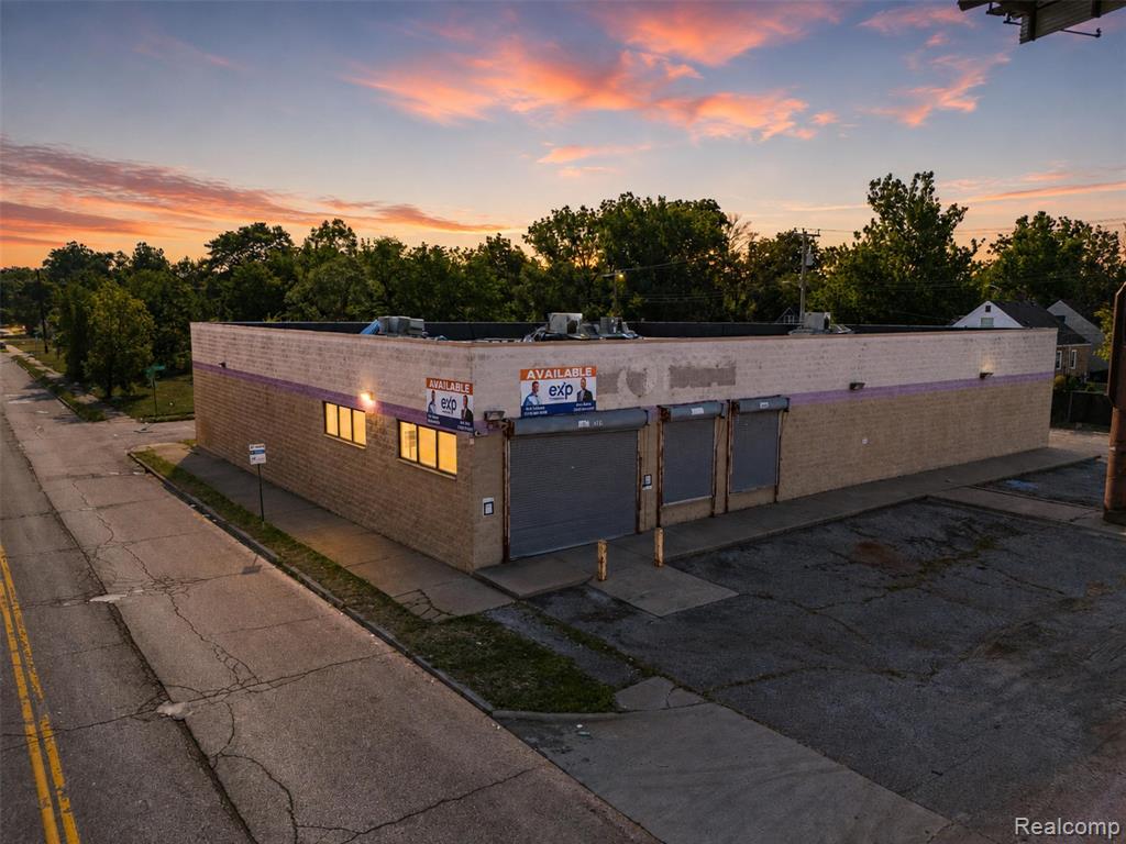 7870 Southfield Road — photo