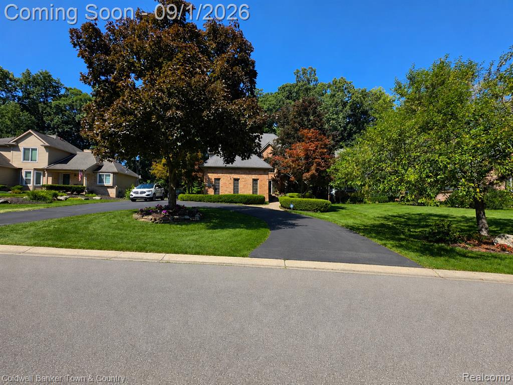 5555 Bentwood Lane — photo