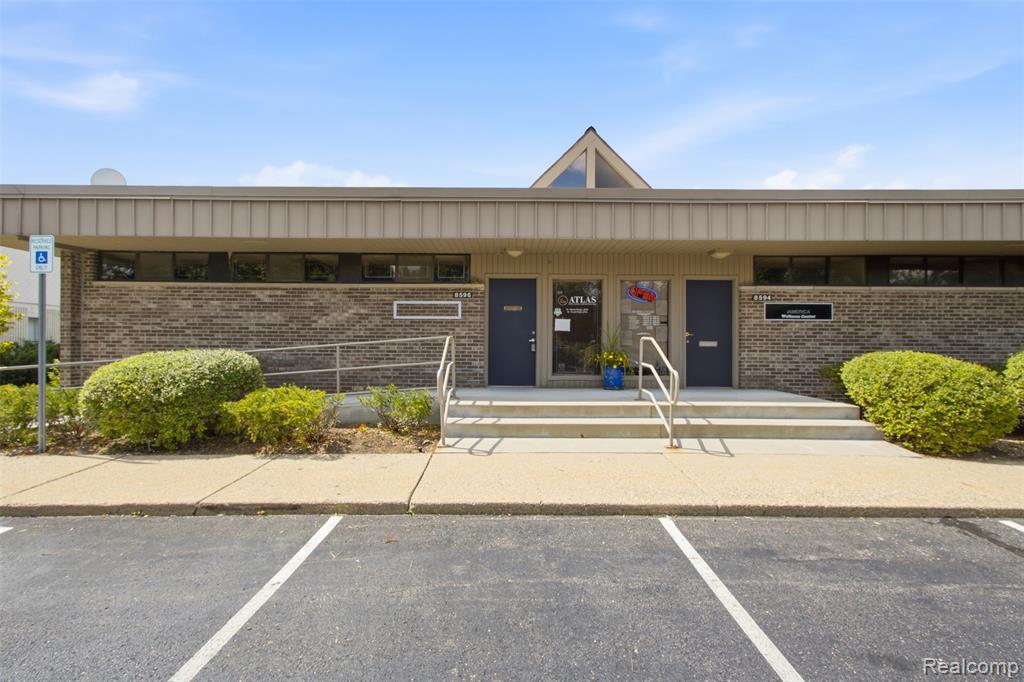 8596 N Canton Center Road — photo