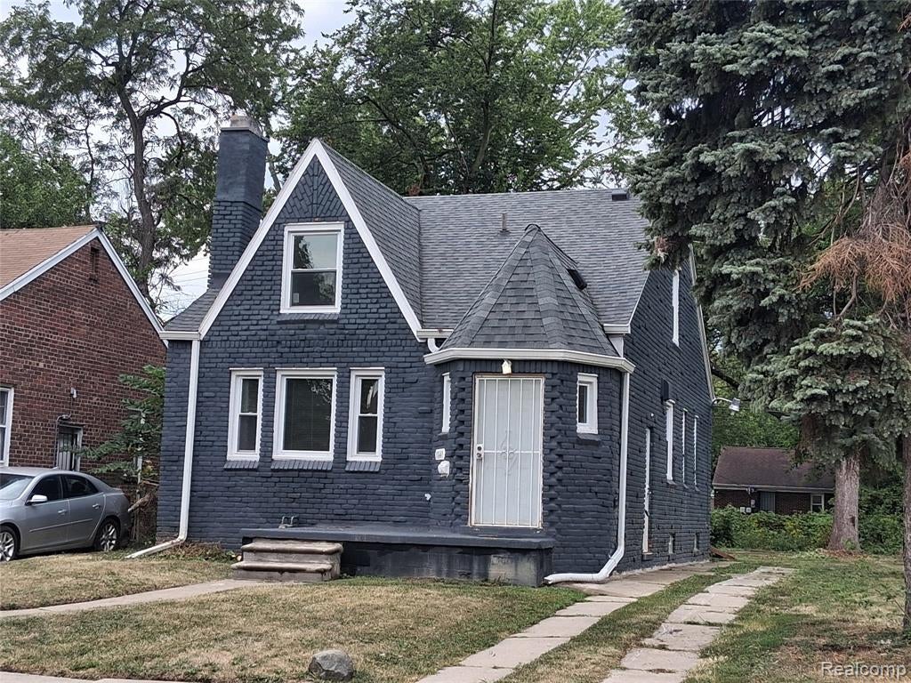 11641 Glastonbury Avenue — photo