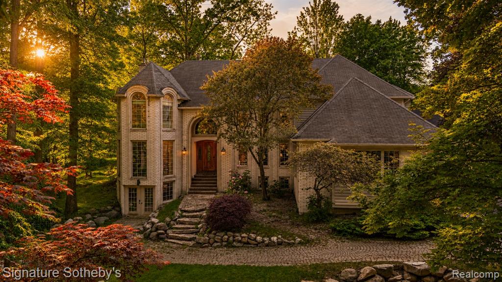 2855 Cranbrook Ridge Court, Rochester Hills, MI 48306 — photo 2