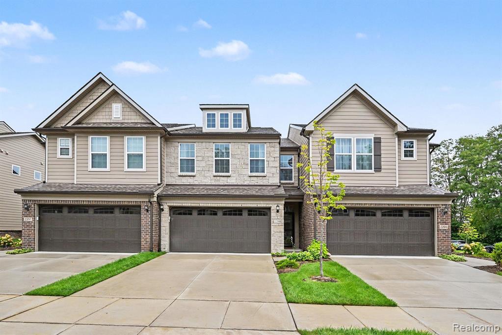 2298 Addison Circle — photo