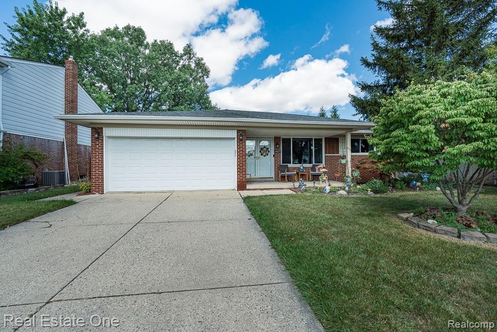 4167 Angeline Drive — photo