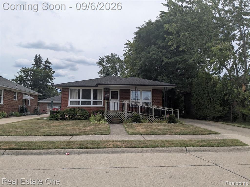 16034 Hauss Avenue — photo