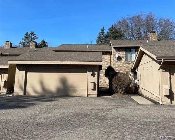 7338 Creek View Court — photo