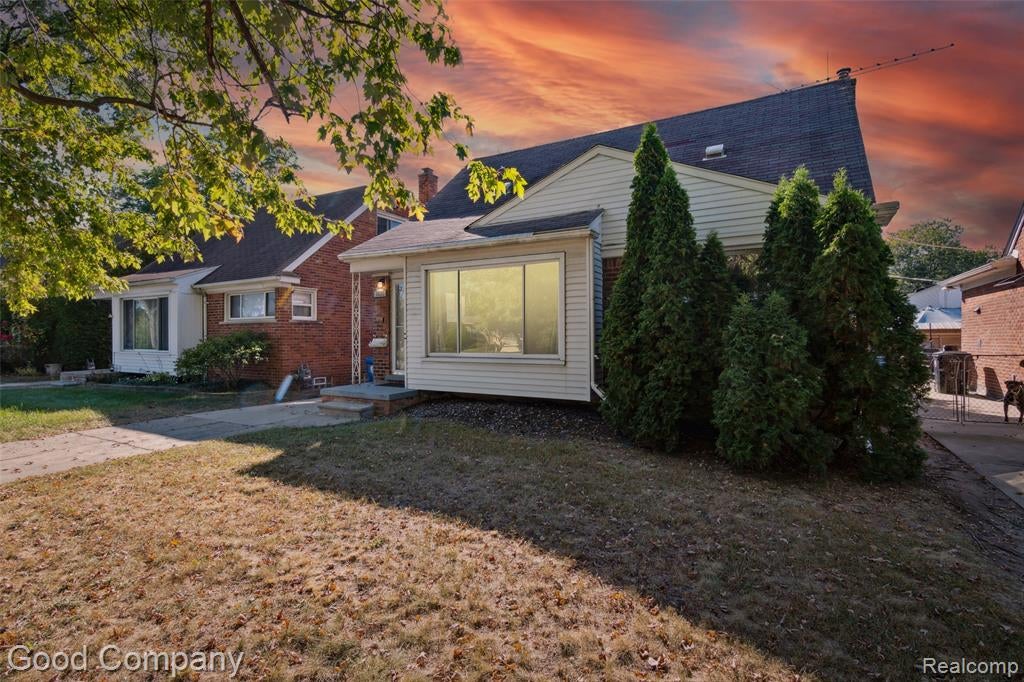 13551 Woodbine — photo