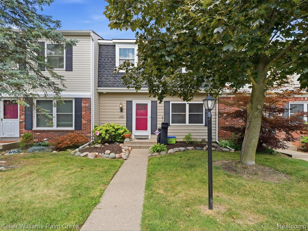 1208 Lear Court — photo