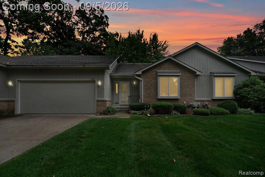 5439 Hickory Circle — photo