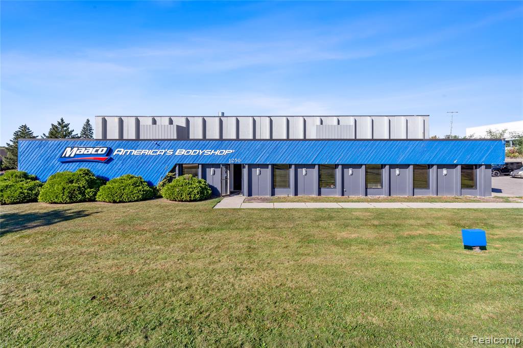 1250 W Hamlin Road — photo