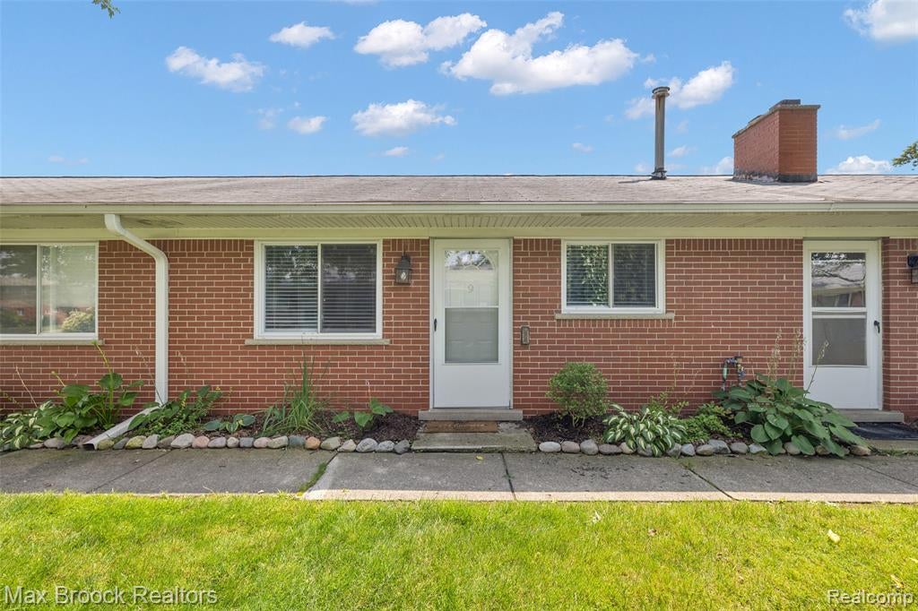 3875 Devon Road 10a — photo