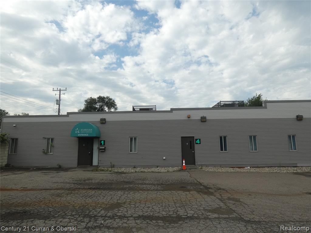 2237 S Fort Street — photo