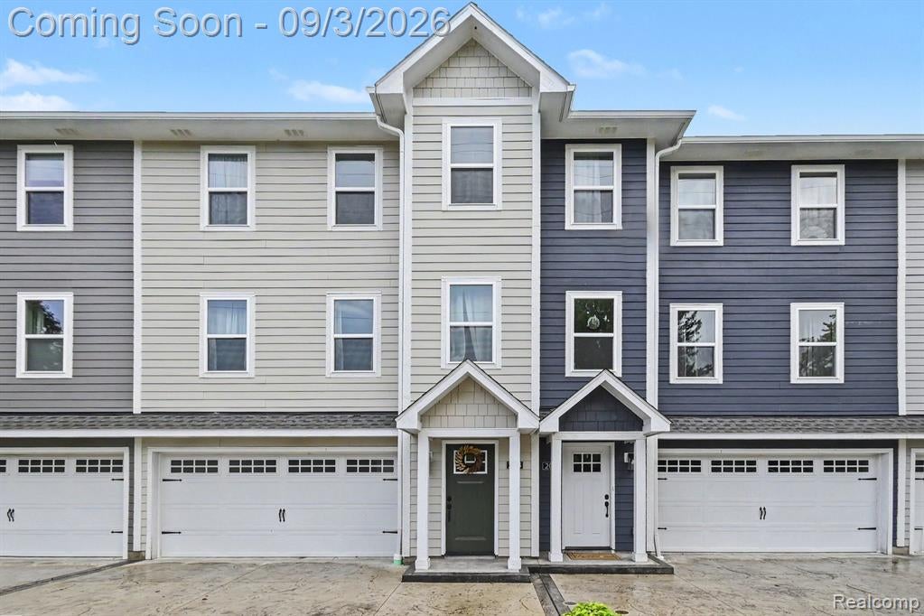 204 Oakwood Street — photo