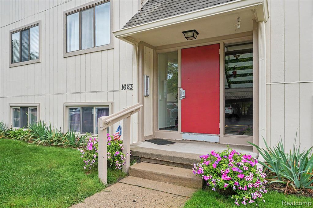 1683 Riverside Drive #2, Rochester Hills, MI 48309 — photo 2
