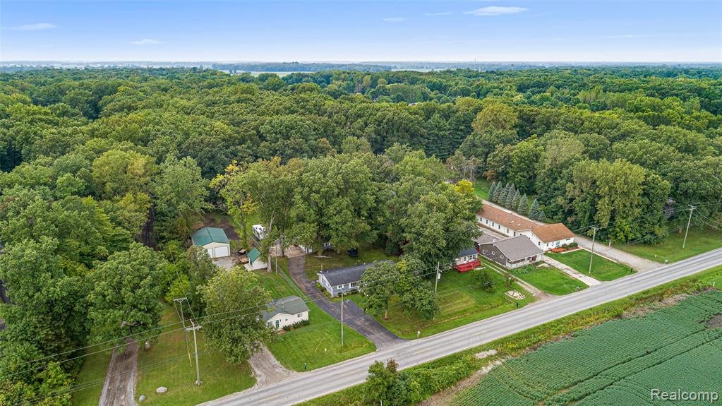 9561 Exeter Road — photo