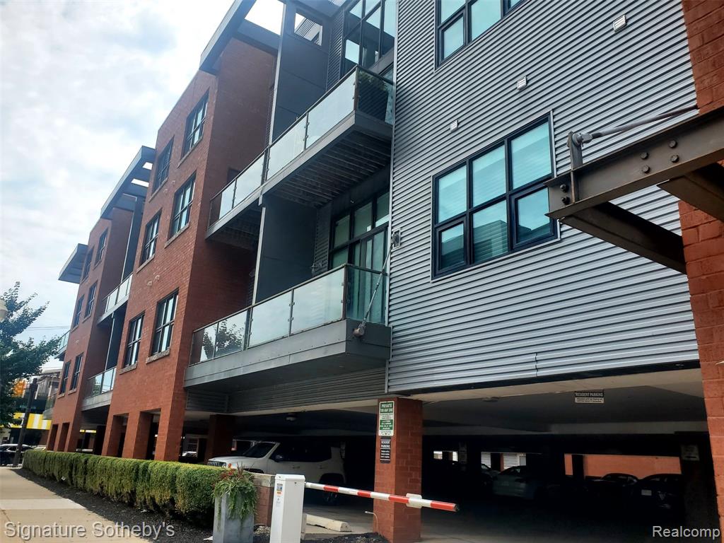 111 N Main Street 202 — photo
