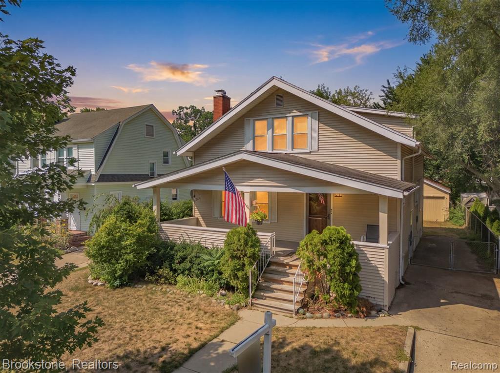 511 Woodcrest Drive — photo