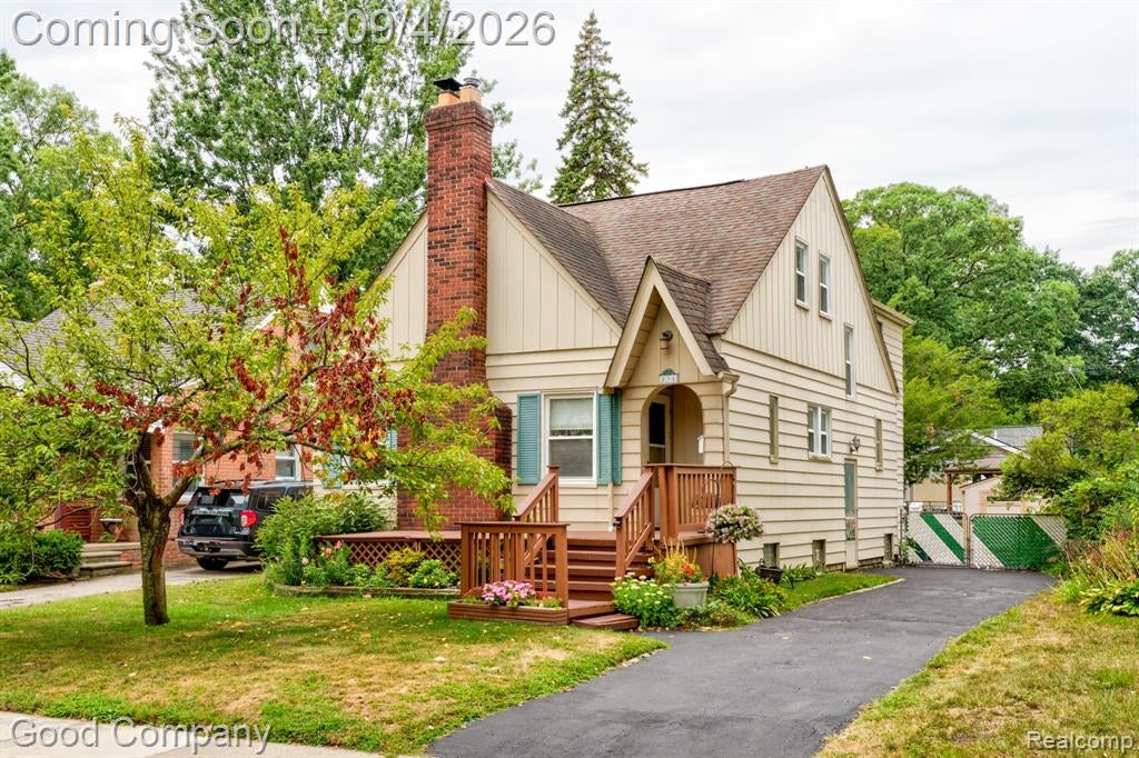 835 Edgewood Drive — photo