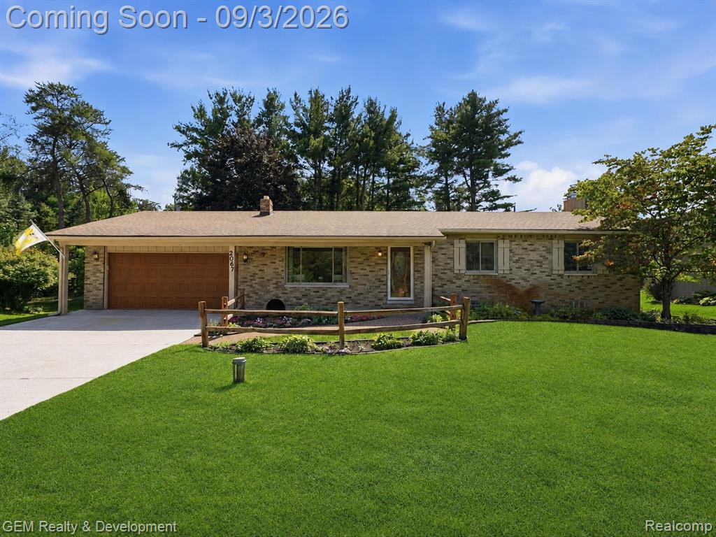 2067 Glen Iris Drive — photo