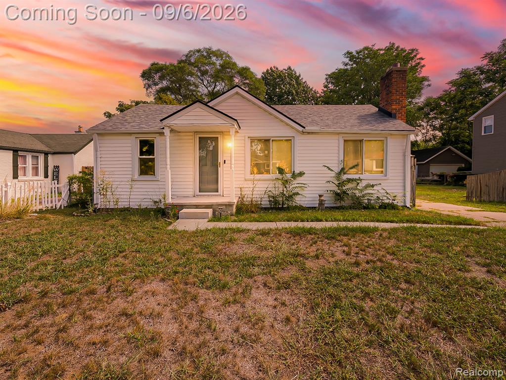 20380 Floral Street — photo