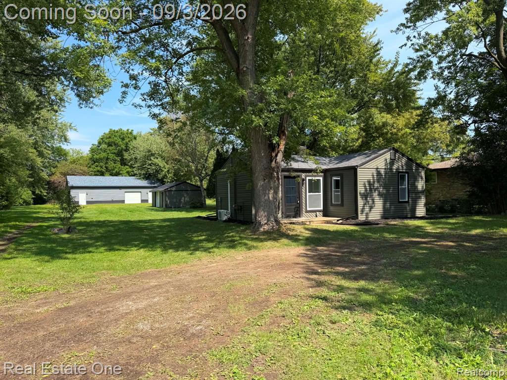 5055 Lapeer Road — photo
