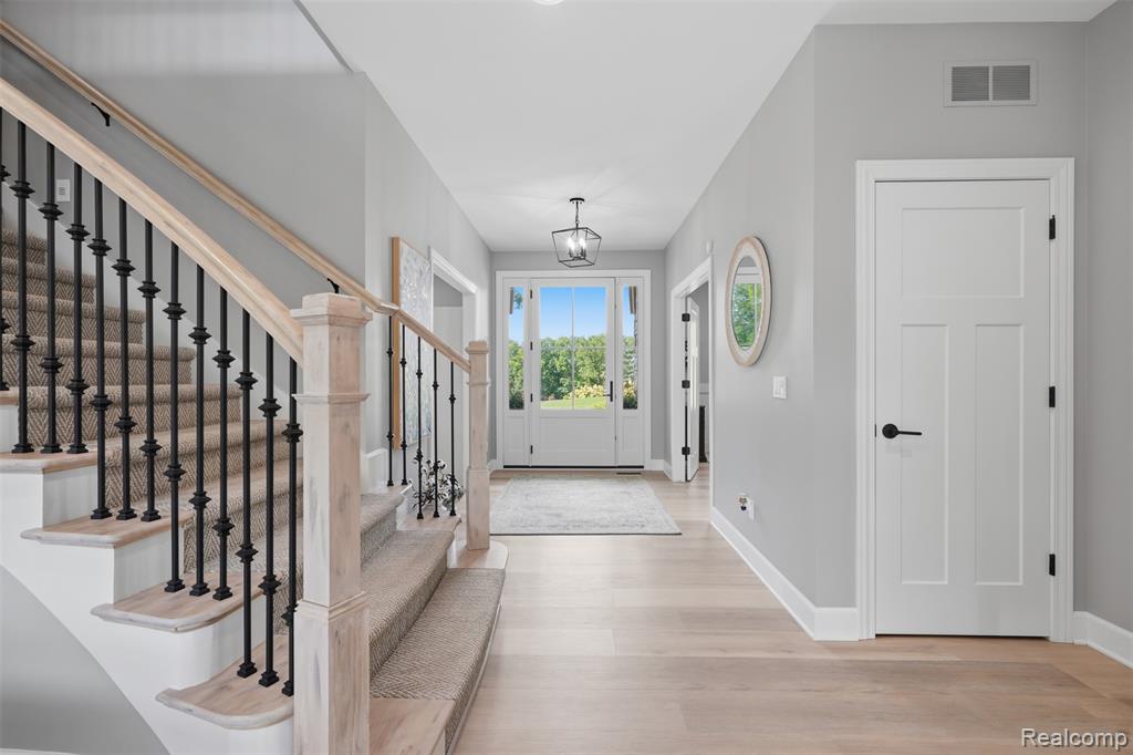 9046 Northpointe Ridge, Brighton, MI 48114 — photo 3