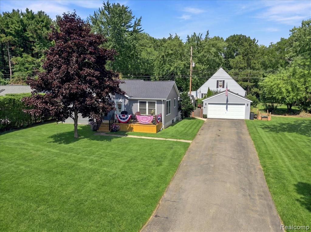5508 Clinton River Drive — photo
