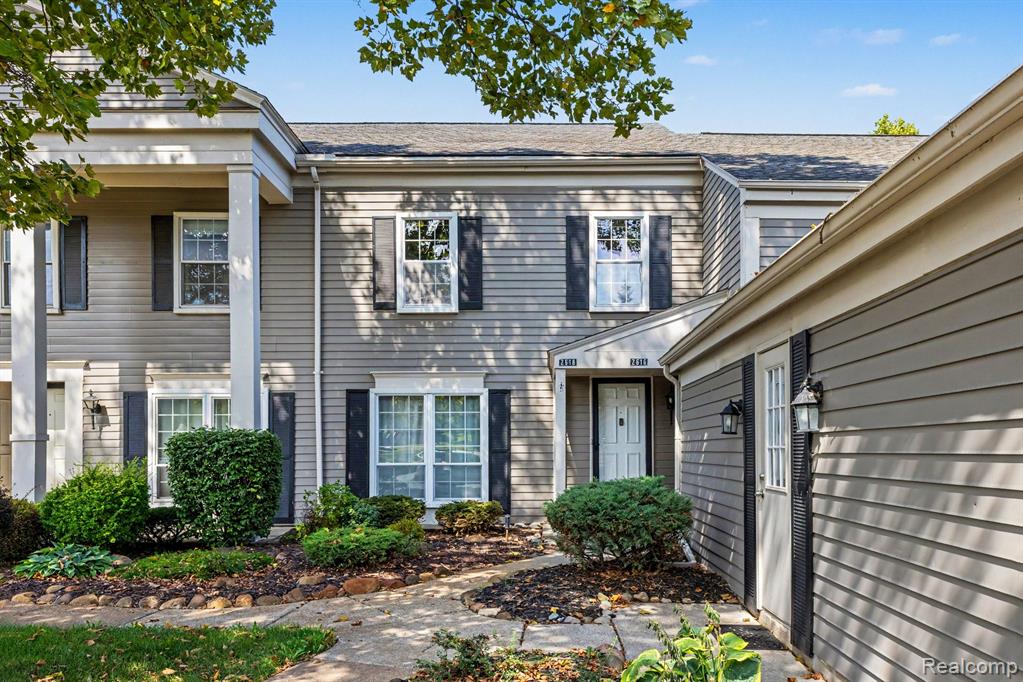 2618 Williamsburg Circle — photo