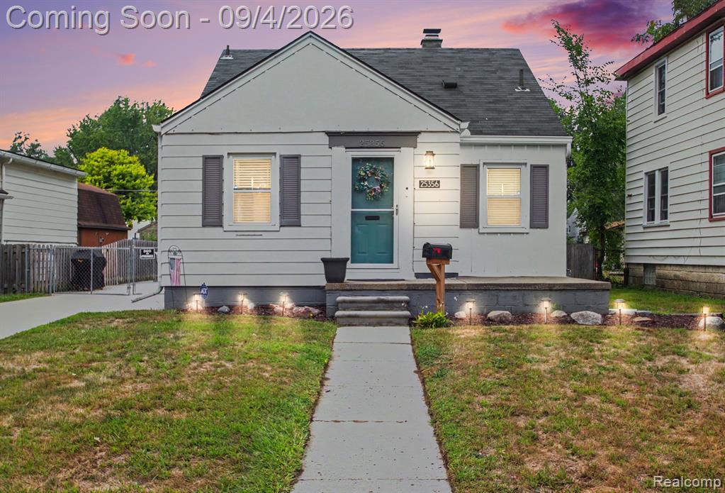 25356 Ivanhoe — photo