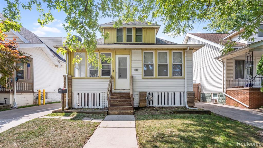 1635 Mill Street — photo