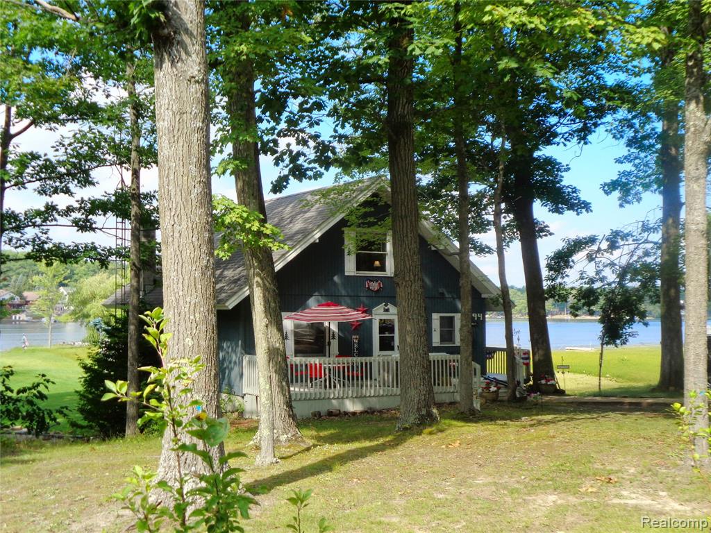 7894 Lakeside Boulevard — photo