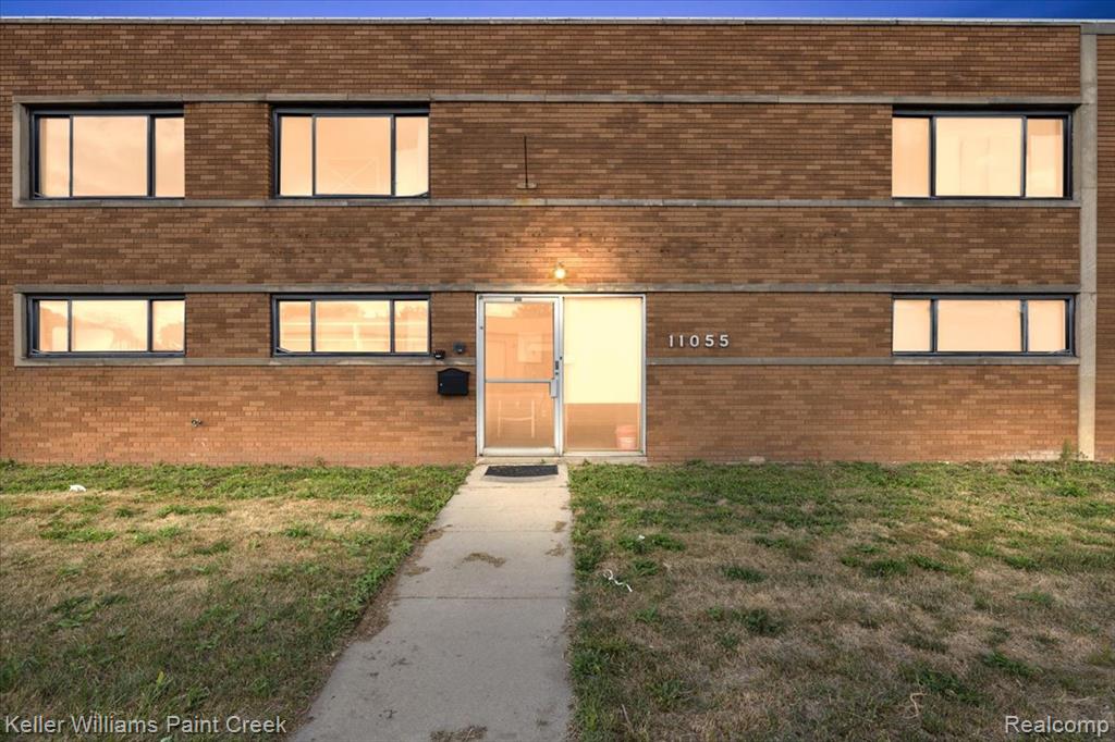 11047 and 11085 E 9 Mile Road — photo
