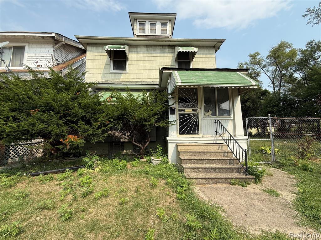 5230 Maplewood Street — photo
