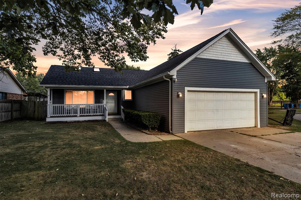 27116 Warner Avenue — photo