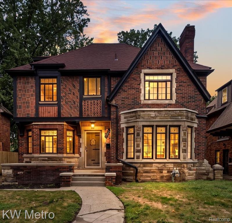 19022 Wildemere Street — photo