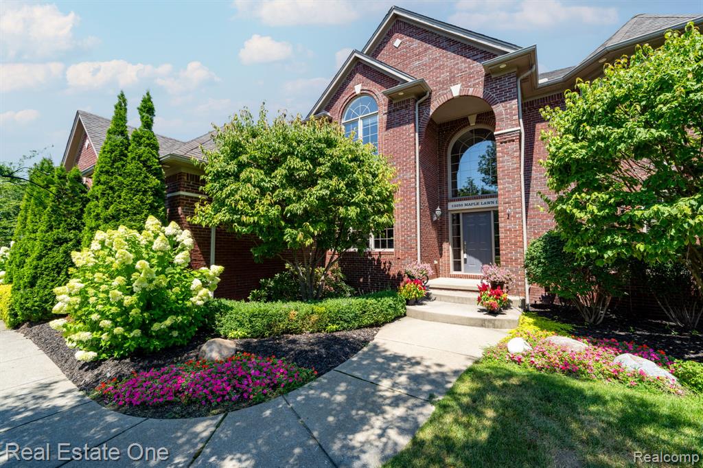 13255 Maple Lawn Drive — photo