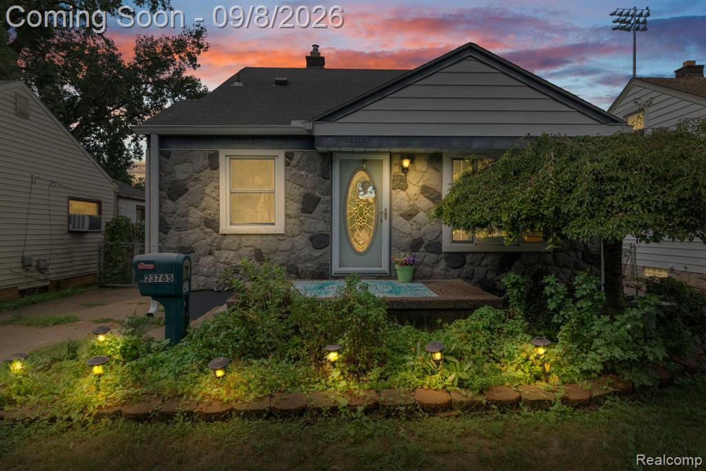 23765 Crossley Avenue — photo
