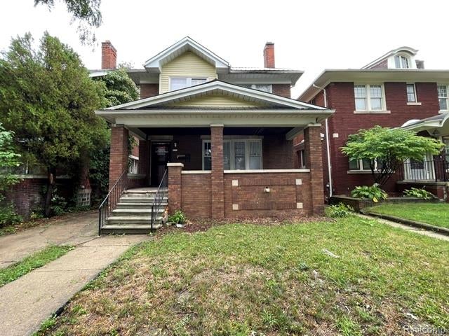 3737 Hazelwood Street — photo