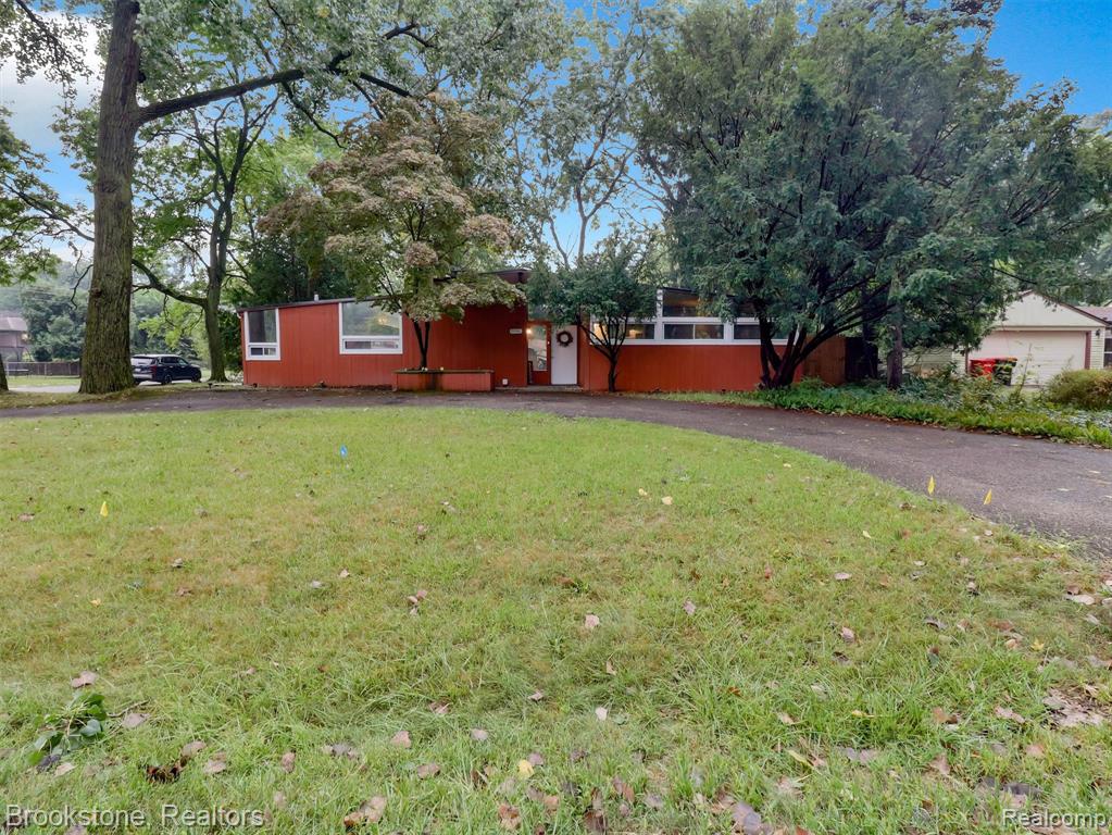 19741 Mahon Street — photo