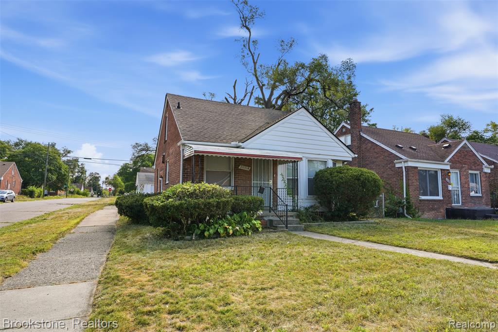 20314 Gilchrist Street — photo